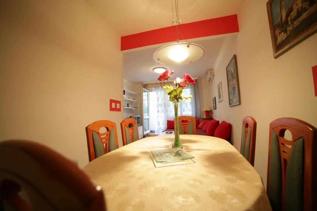 Apartment Kate Split Bilik gambar