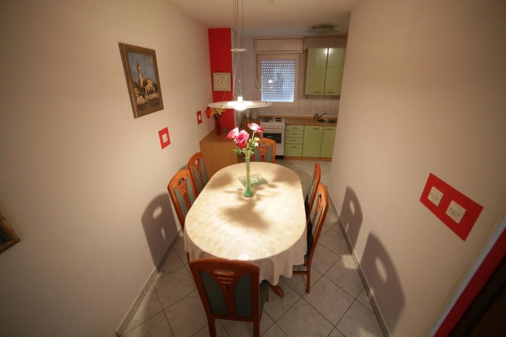 Apartment Kate Split Bilik gambar